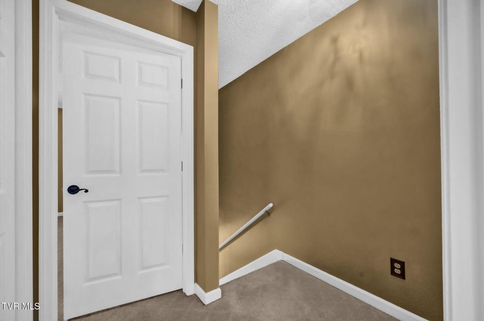 Photo #14: 31 Oak Leaf Circle