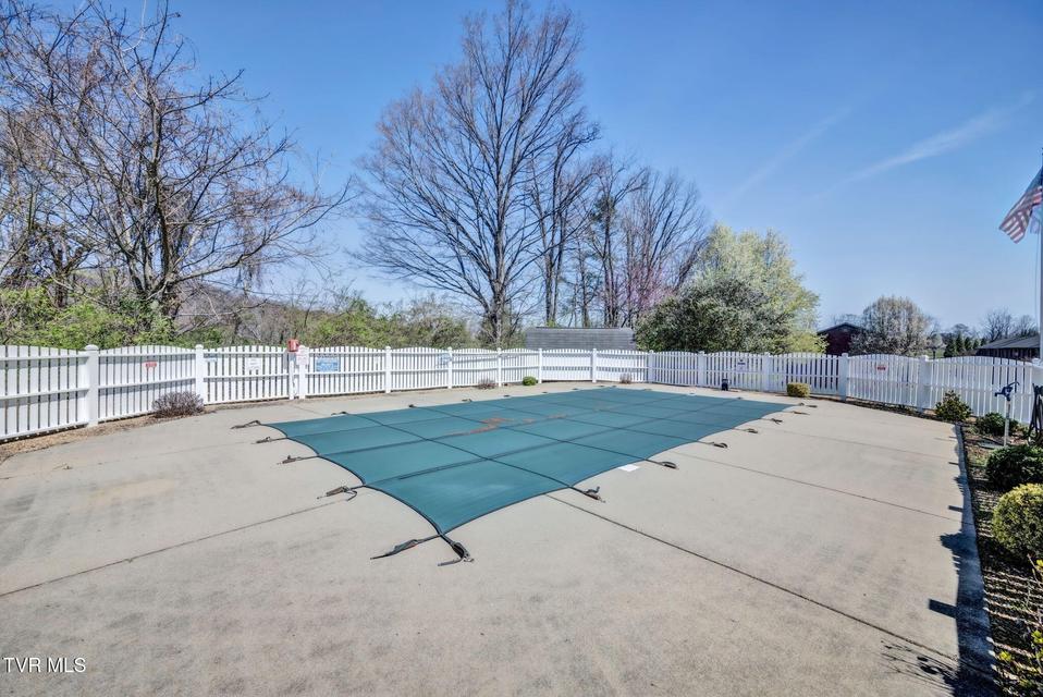 Photo #31: 31 Oak Leaf Circle