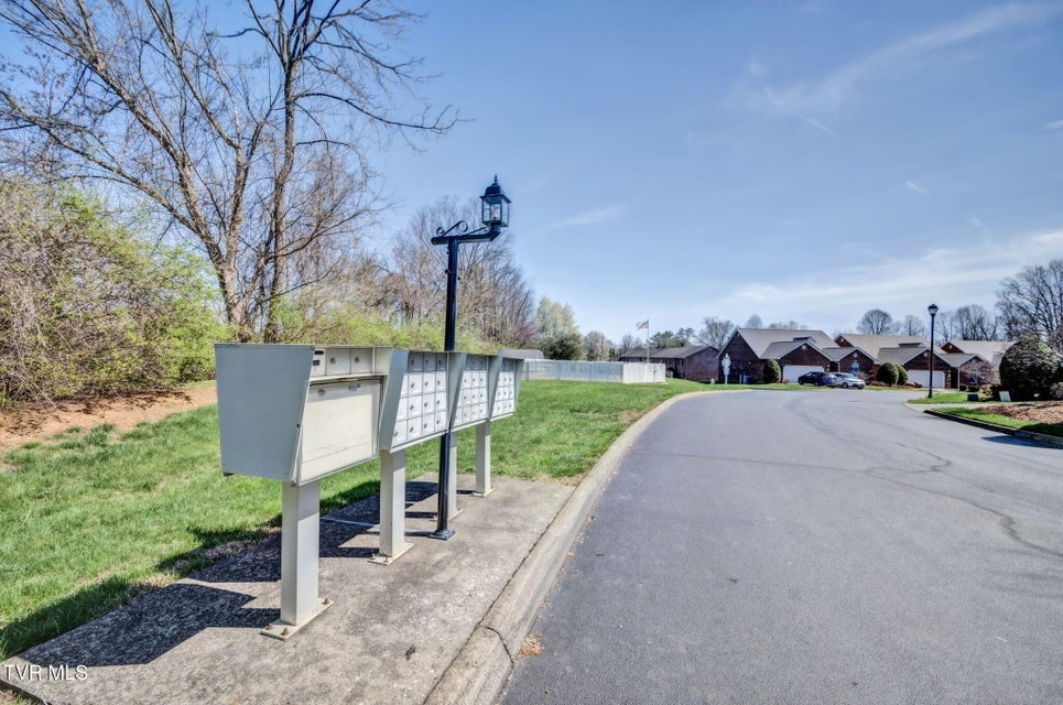 Photo #36: 31 Oak Leaf Circle