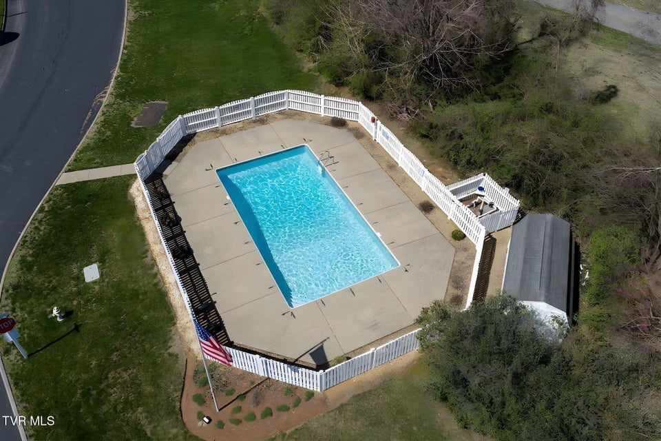 Photo #33: 31 Oak Leaf Circle