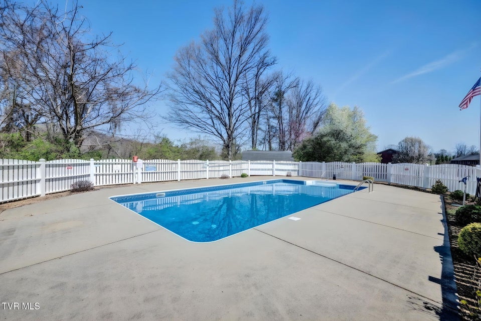 Photo #34: 31 Oak Leaf Circle