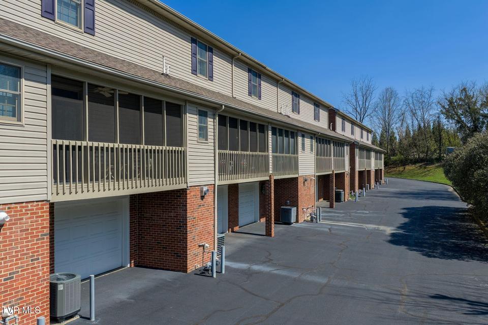 Photo #28: 31 Oak Leaf Circle