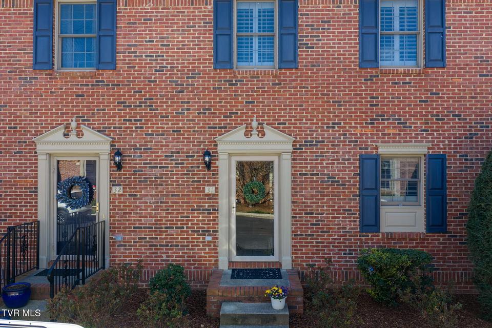 Photo #2: 31 Oak Leaf Circle