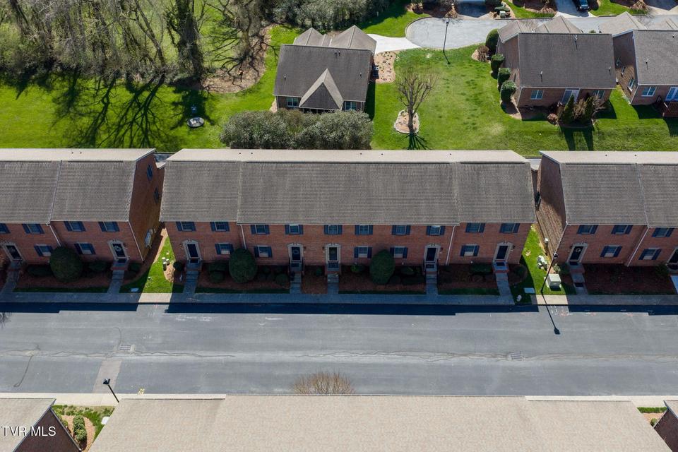 Photo #39: 31 Oak Leaf Circle