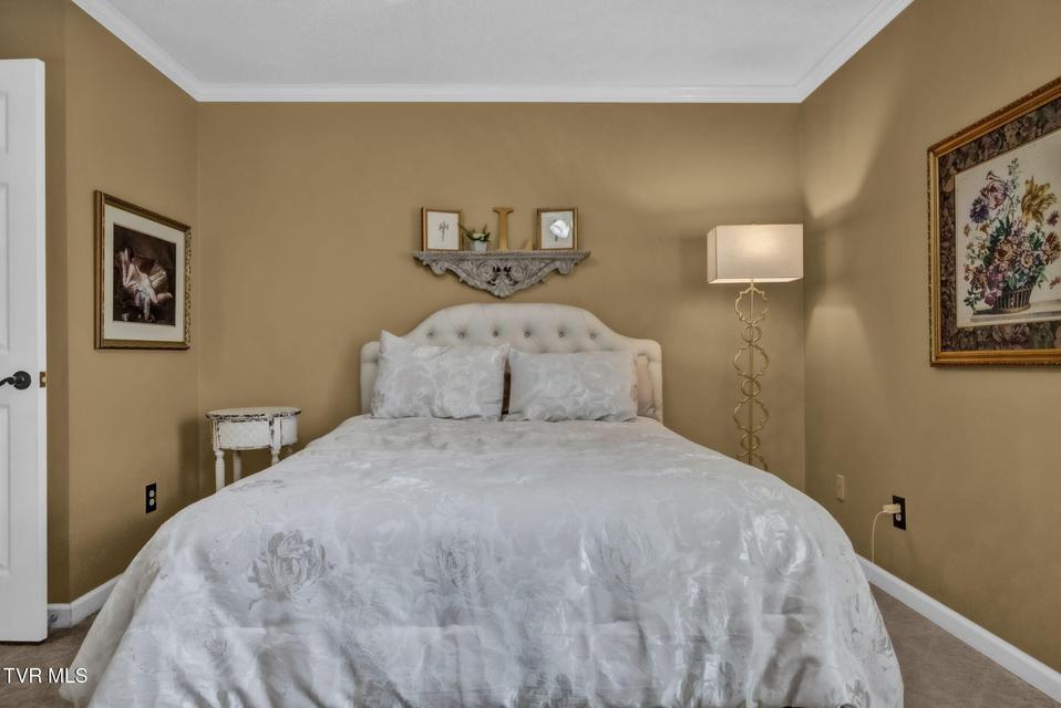 Photo #17: 31 Oak Leaf Circle