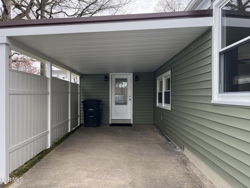 Photo #38: 1829 Kenwood Road