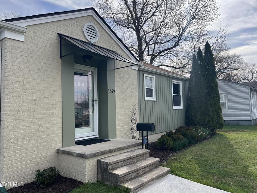 Photo #35: 1829 Kenwood Road