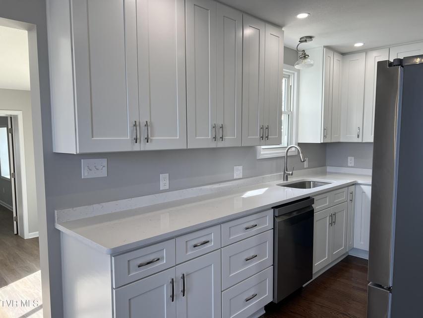 Photo #11: 1829 Kenwood Road