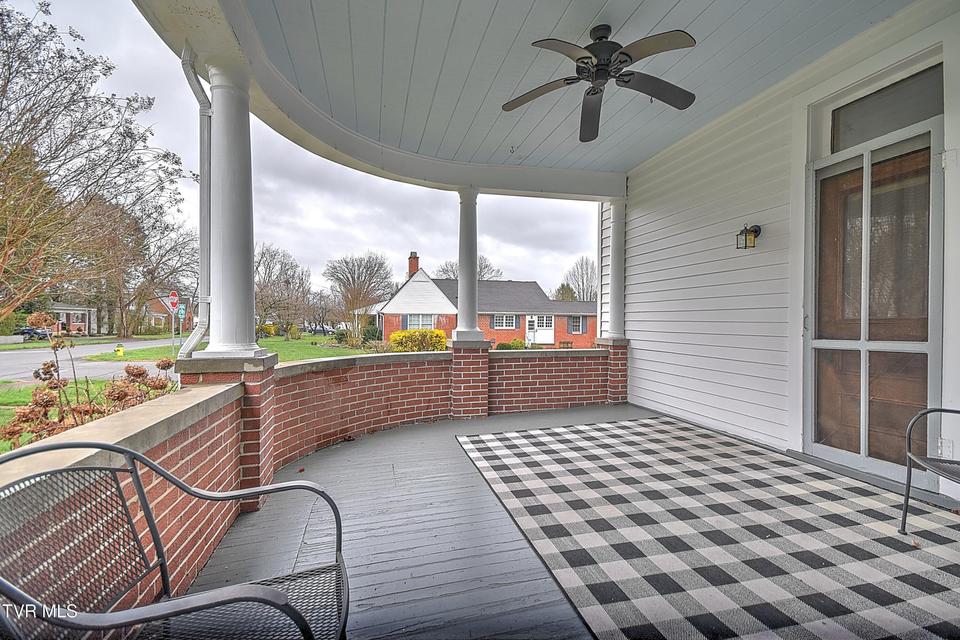 Photo #4: 822 Georgia Avenue