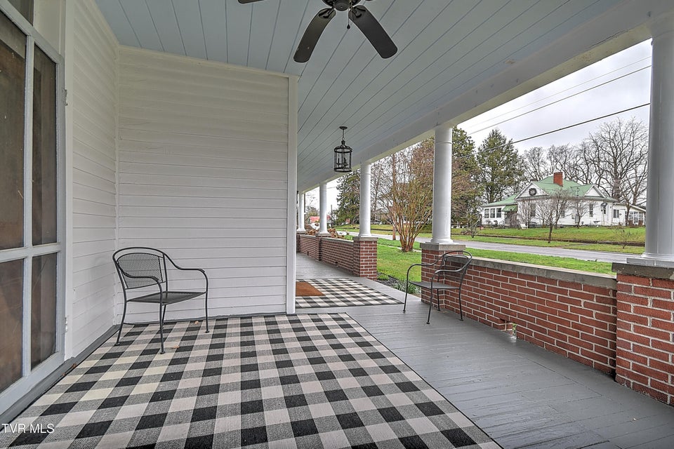 Photo #6: 822 Georgia Avenue