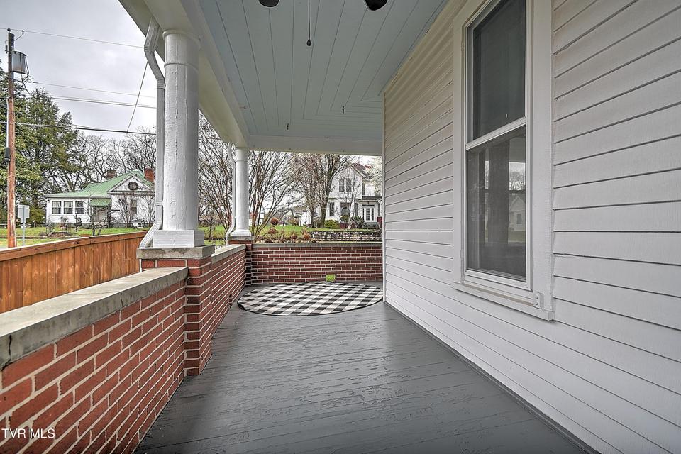 Photo #8: 822 Georgia Avenue