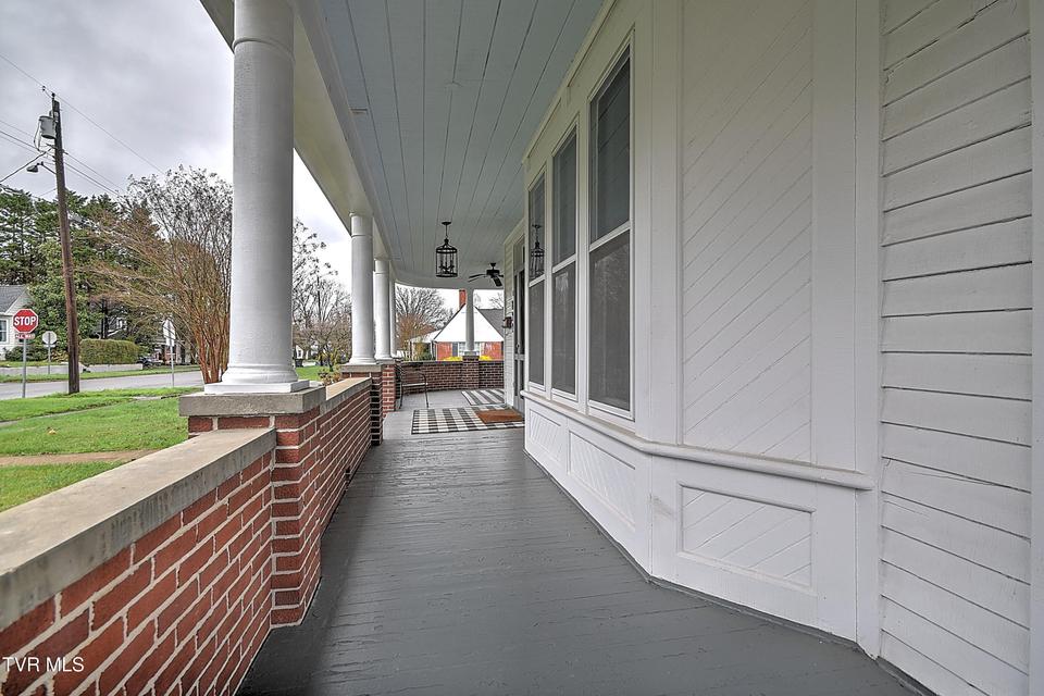 Photo #9: 822 Georgia Avenue