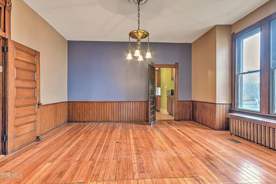 Photo #17: 822 Georgia Avenue