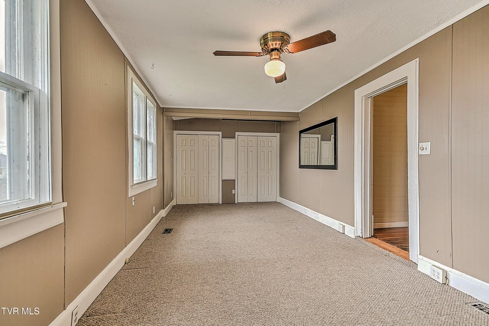 Photo #25: 822 Georgia Avenue