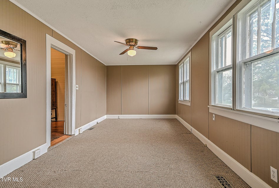 Photo #26: 822 Georgia Avenue