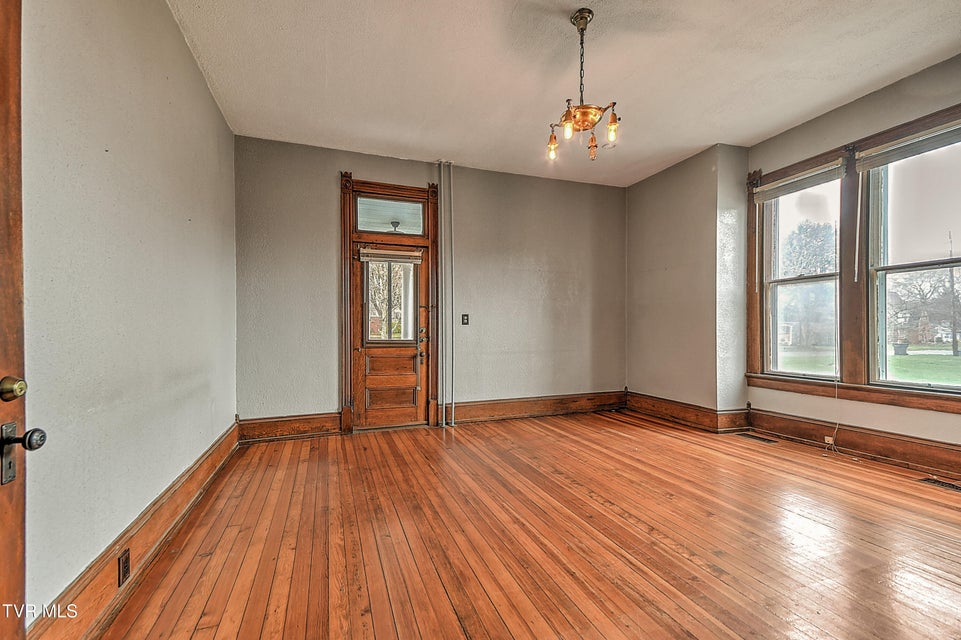 Photo #34: 822 Georgia Avenue