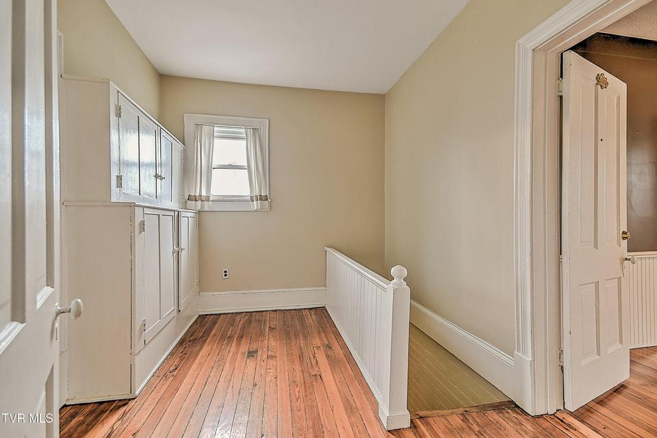 Photo #37: 822 Georgia Avenue