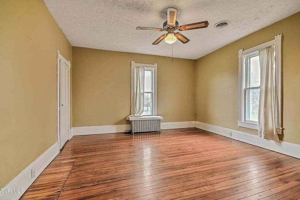 Photo #38: 822 Georgia Avenue