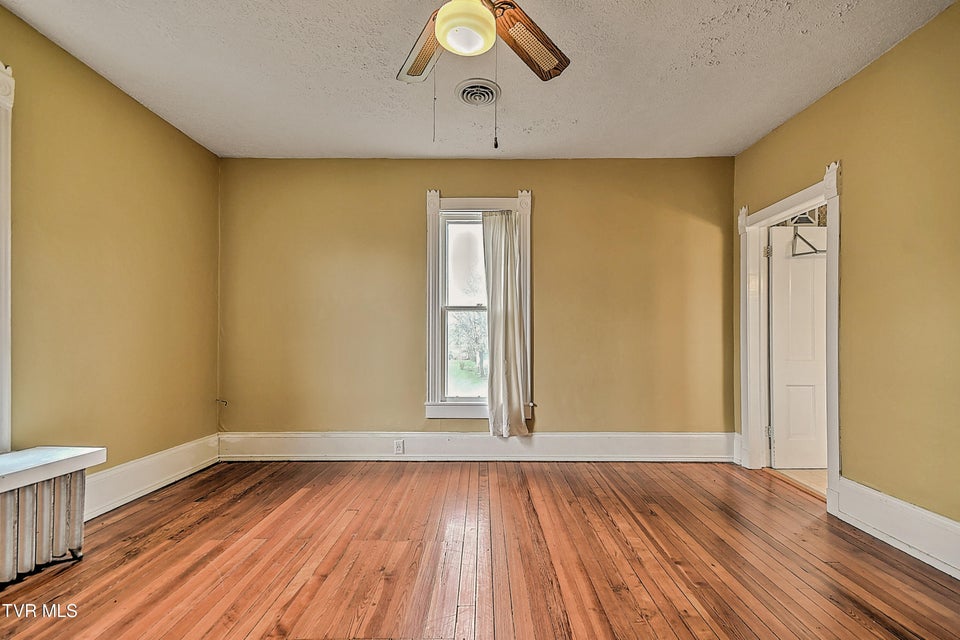 Photo #39: 822 Georgia Avenue