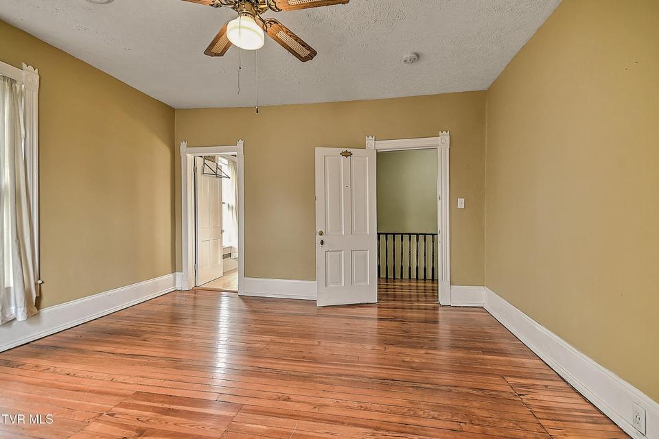 Photo #40: 822 Georgia Avenue