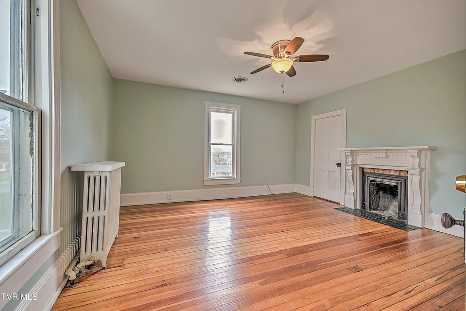 Photo #43: 822 Georgia Avenue