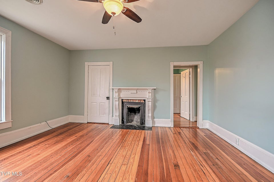 Photo #44: 822 Georgia Avenue