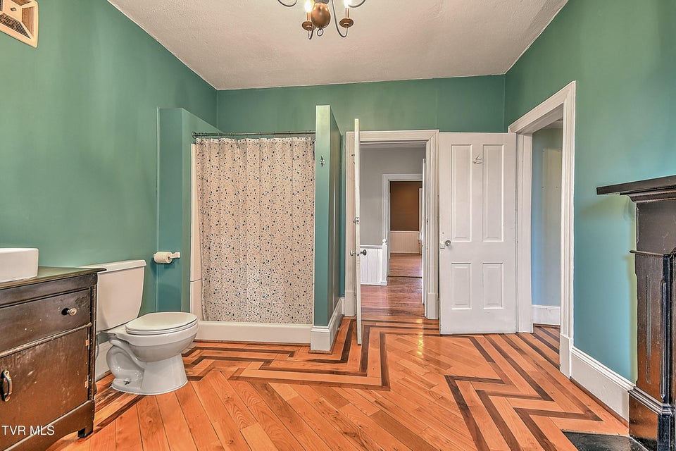 Photo #47: 822 Georgia Avenue