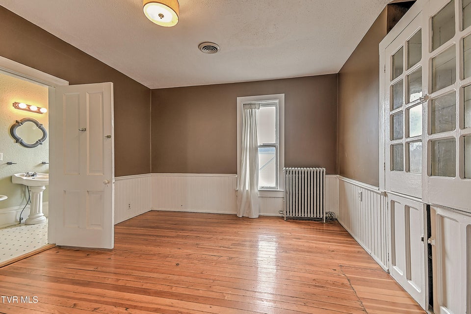 Photo #49: 822 Georgia Avenue