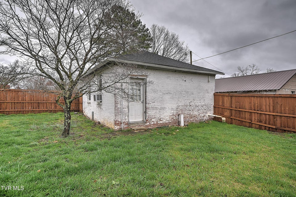 Photo #71: 822 Georgia Avenue