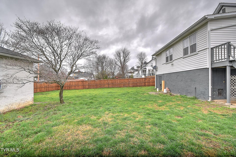 Photo #75: 822 Georgia Avenue