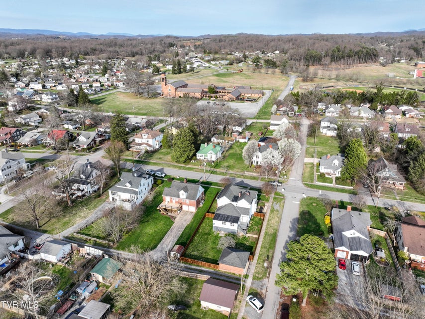 Photo #87: 822 Georgia Avenue