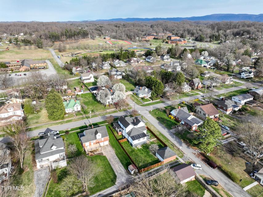 Photo #88: 822 Georgia Avenue