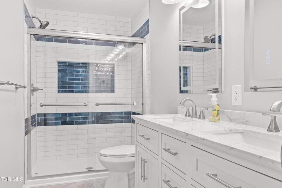 Photo #20: 1829 Kenwood Road