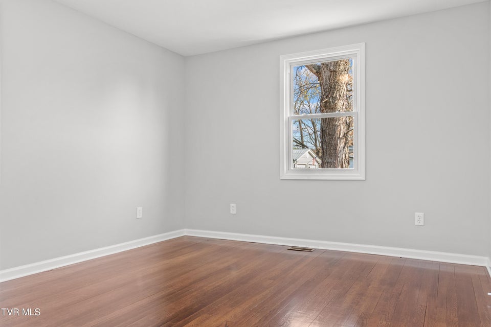 Photo #27: 1829 Kenwood Road