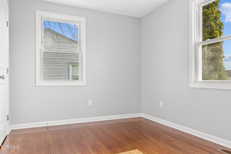 Photo #26: 1829 Kenwood Road