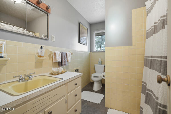 Photo #21: 949 Jefferson Drive