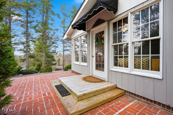 Photo #5: 949 Jefferson Drive