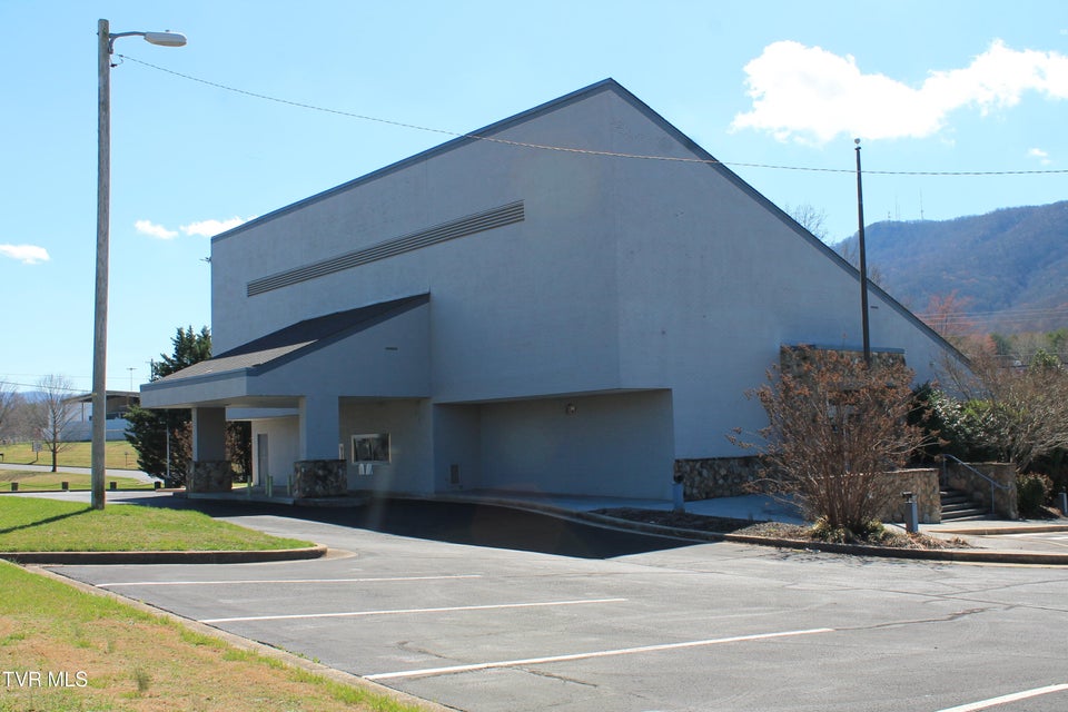 Photo #3: 2710 Roan Street