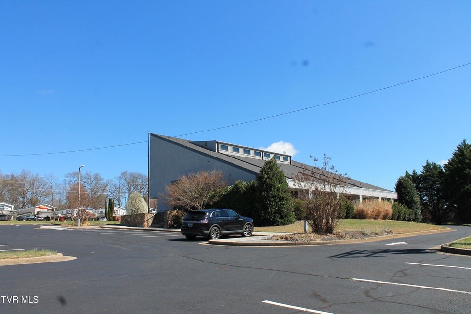 Photo #9: 2710 Roan Street