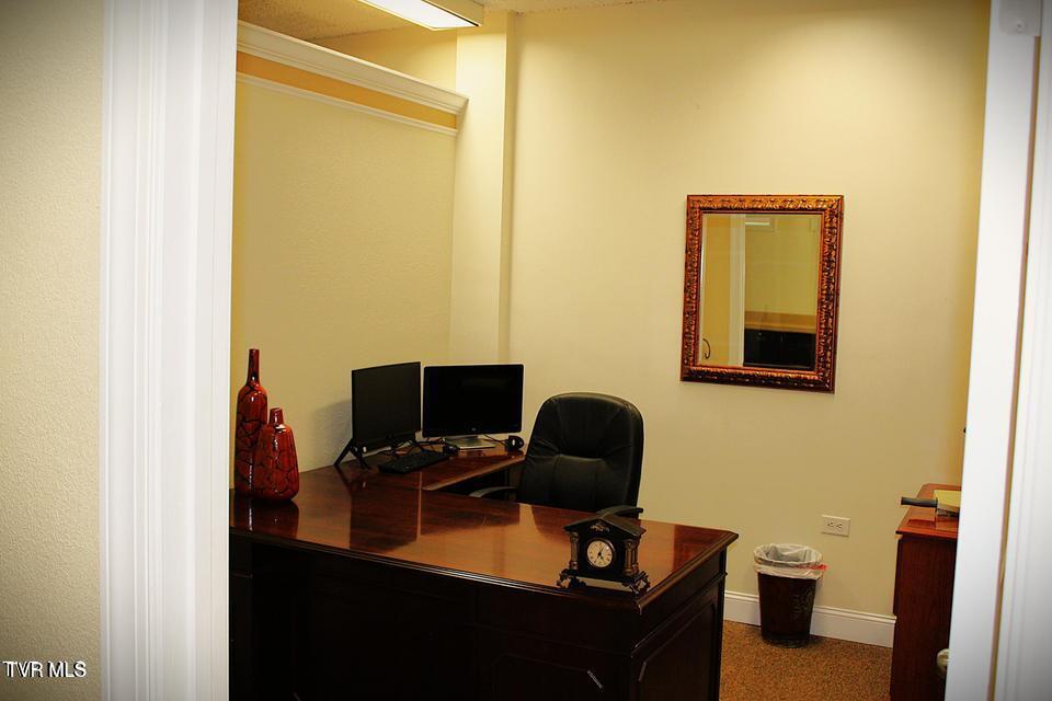 Photo #27: 2710 Roan Street