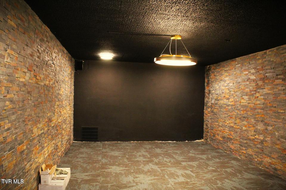 Photo #30: 2710 Roan Street