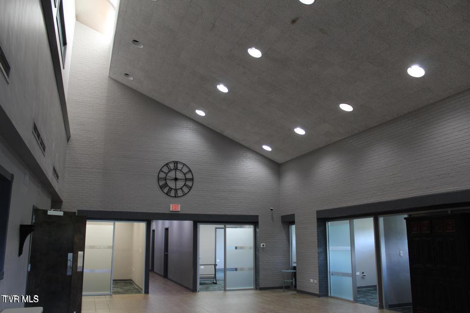 Photo #31: 2710 Roan Street