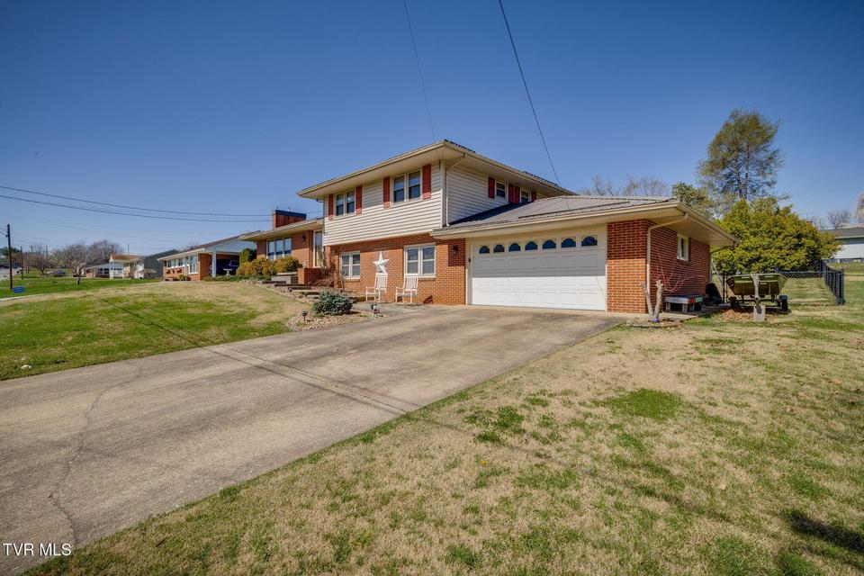 Photo #3: 531 Wilson Street