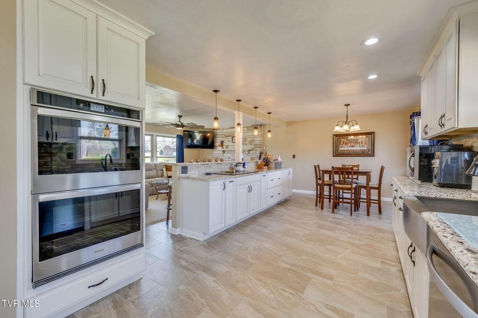 Photo #13: 531 Wilson Street