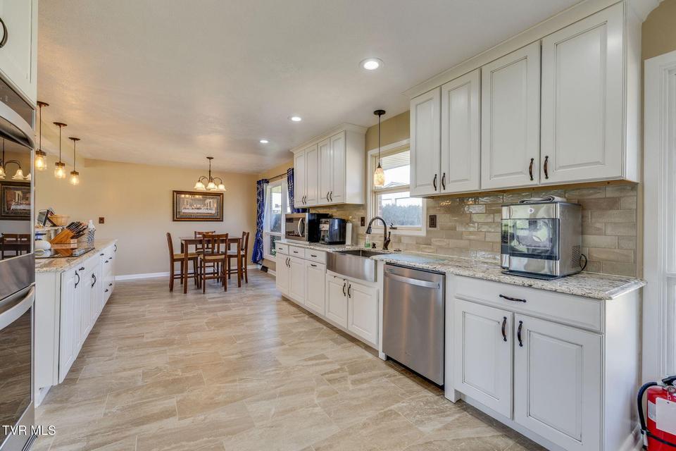 Photo #14: 531 Wilson Street