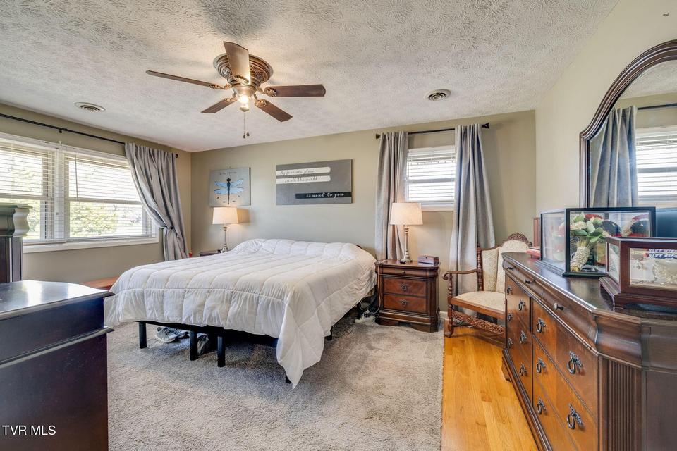 Photo #15: 531 Wilson Street