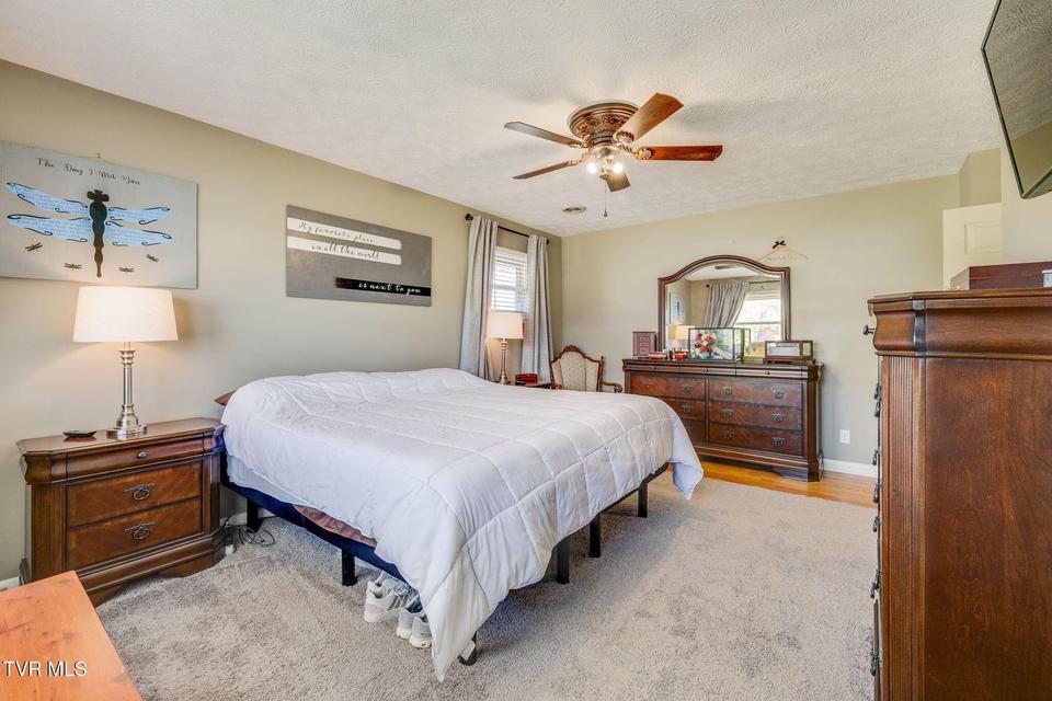 Photo #17: 531 Wilson Street