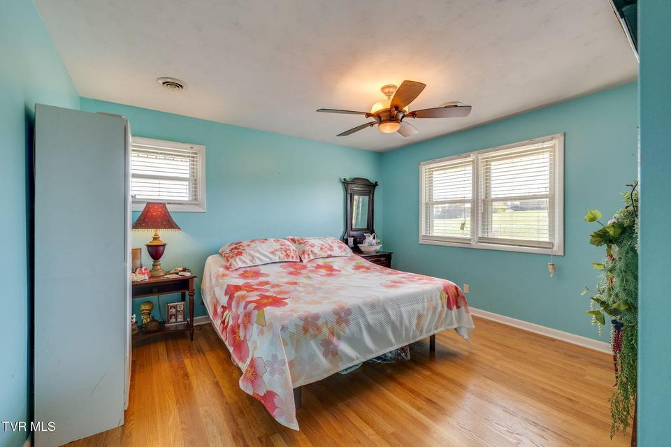 Photo #21: 531 Wilson Street