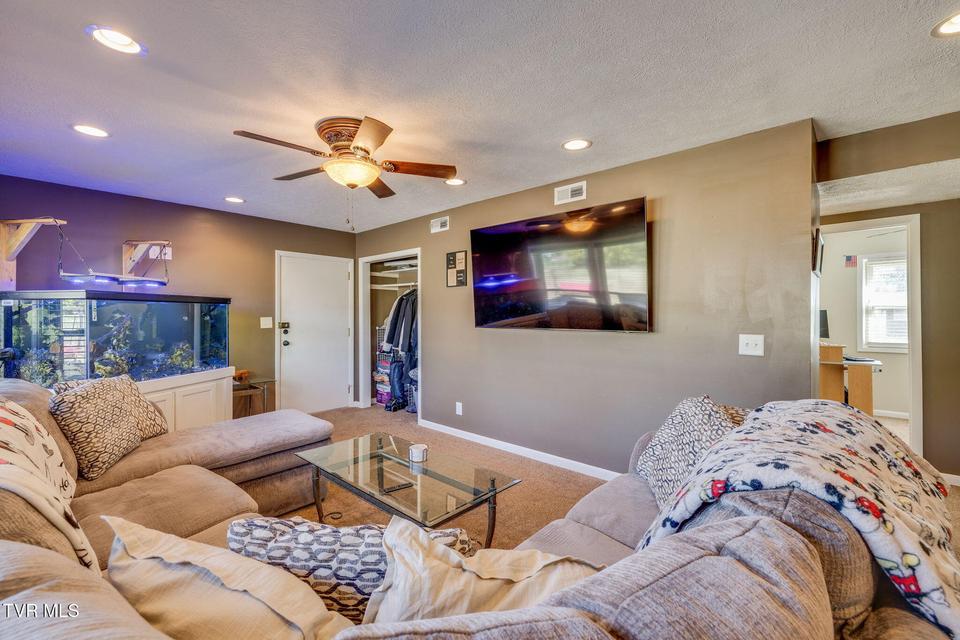 Photo #27: 531 Wilson Street