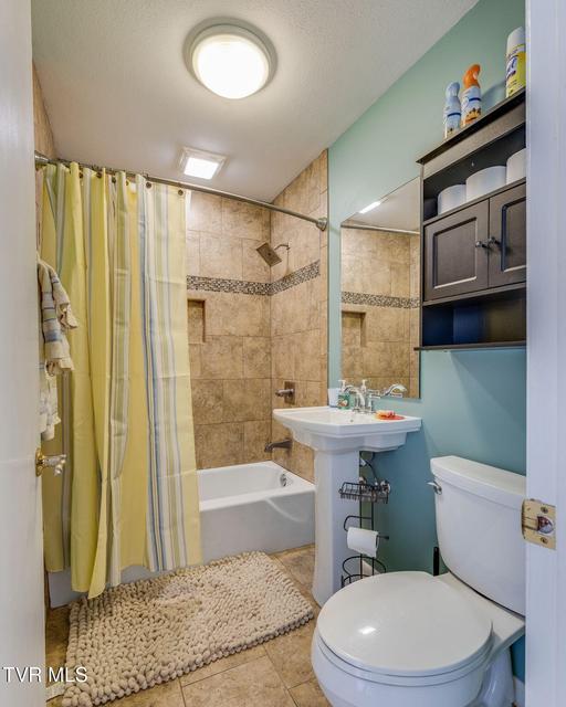 Photo #31: 531 Wilson Street